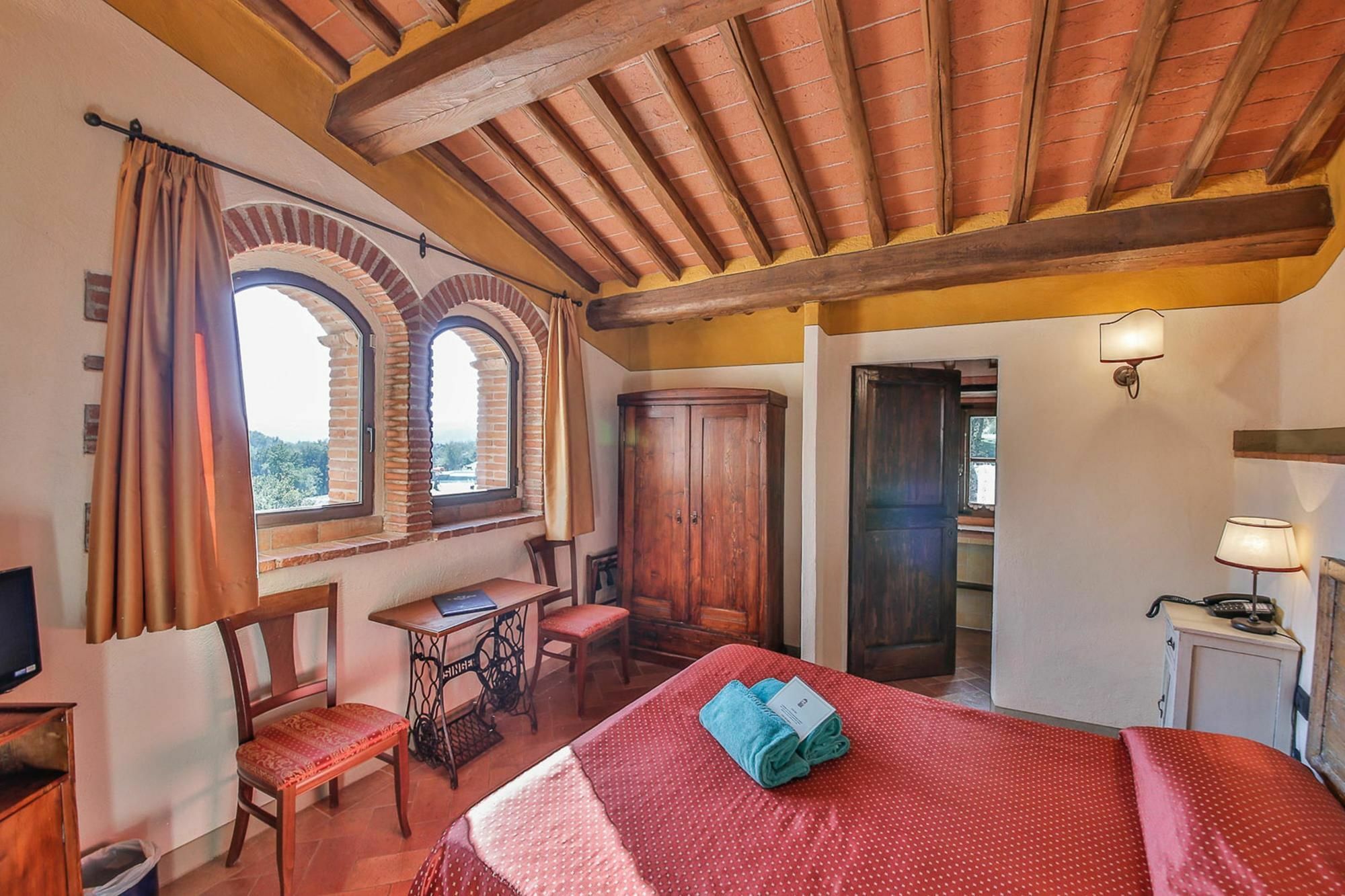 Hotel Le Pozze Di Lecchi Гайоле-ин-Кьянти Экстерьер фото